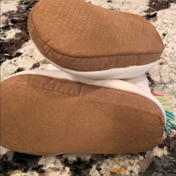 Girls unicorn slippers. Size 1/2. GAP - Picture 3 of 5